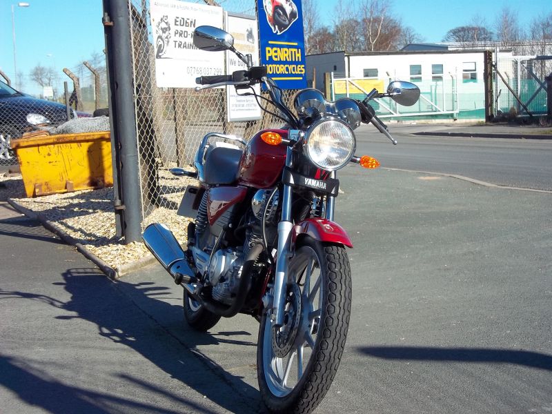 2014 Yamaha YBR 125 Custom image 9