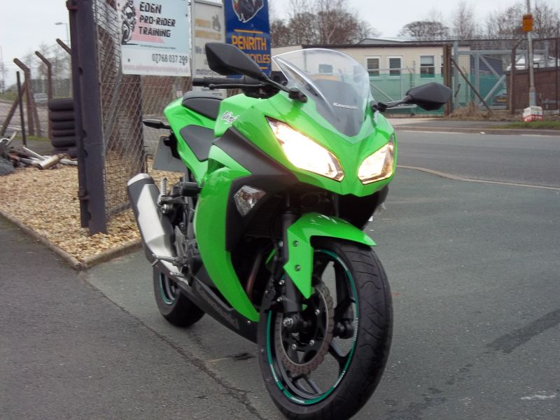 2013 Kawasaki 300 Ninja ADF image 3