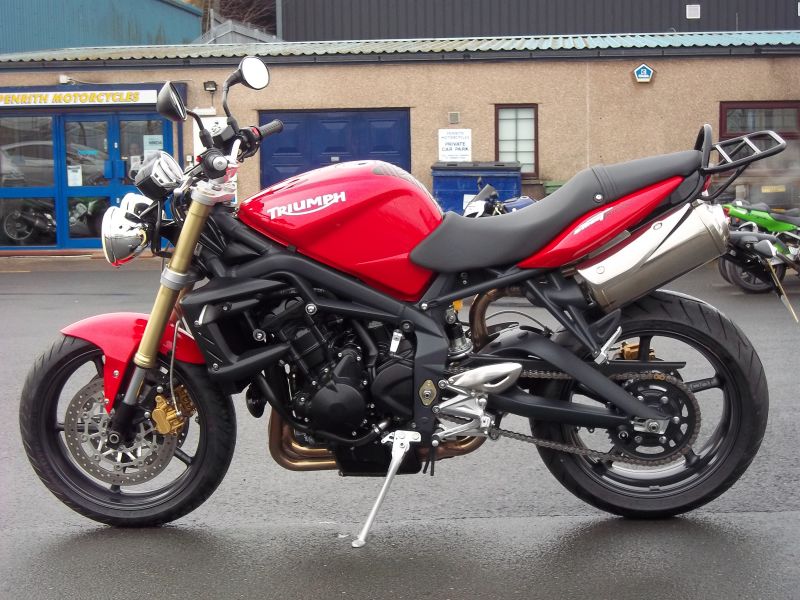 2010 Triumph Street Triple image 4