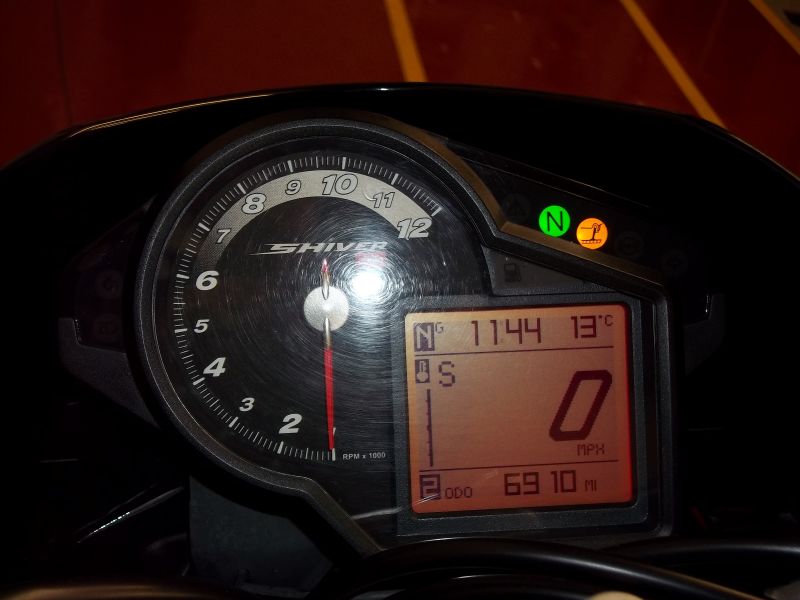 2012 Aprilia Shiver SL 750 image 2