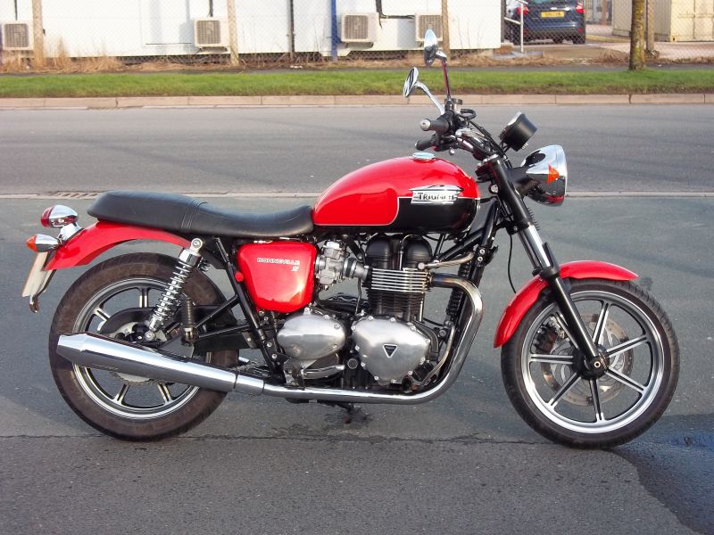 2012 Triumph Bonneville 865 SE image 1