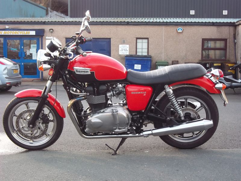 2012 Triumph Bonneville 865 SE image 3