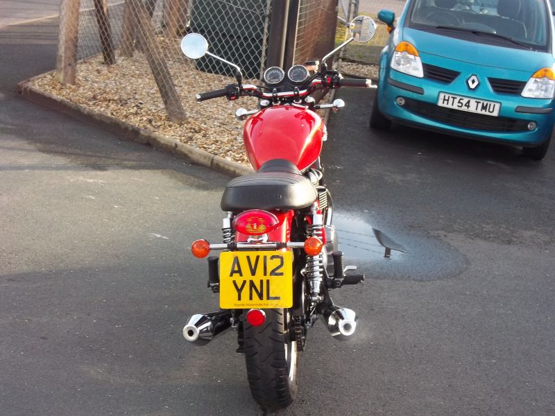 2012 Triumph Bonneville 865 SE image 5