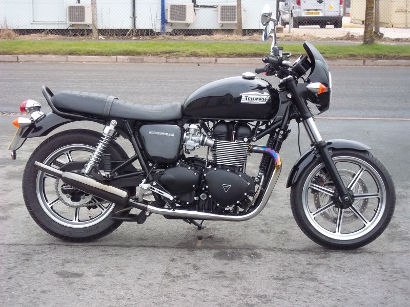 2014 Triumph Bonneville 865 Injected image 1