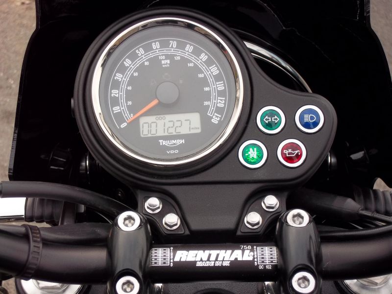 2014 Triumph Bonneville 865 Injected image 2