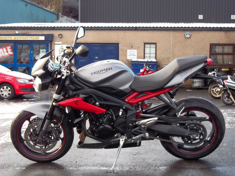 2014 Triumph Street Triple R ABS Model image 2