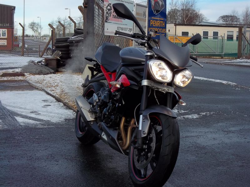 2014 Triumph Street Triple R ABS Model image 3