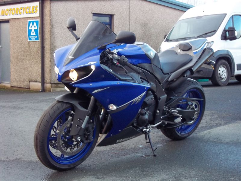 2014 Yamaha YZF-R1 Cross Plane i4 image 3