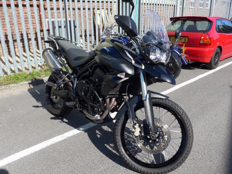 2011 Triumph Tiger 800 XC image 3