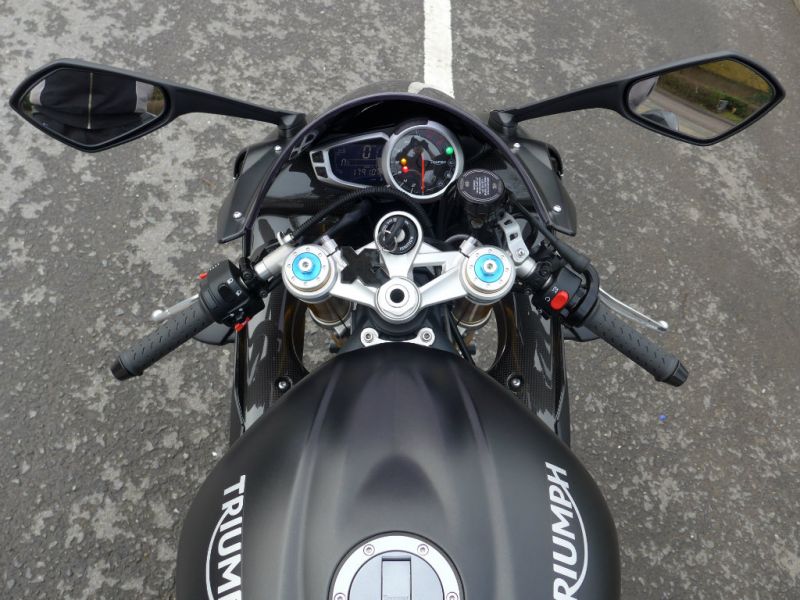 2015 Triumph Daytona 675 image 4