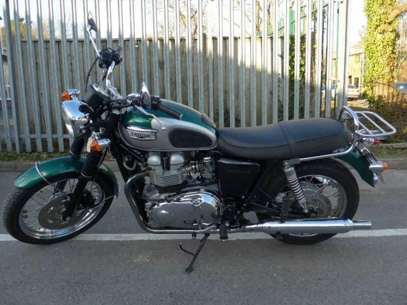 2001 Triumph Bonneville 800 America image 3