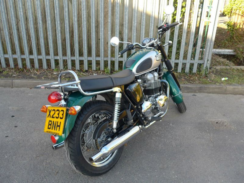 2001 Triumph Bonneville 800 America image 4