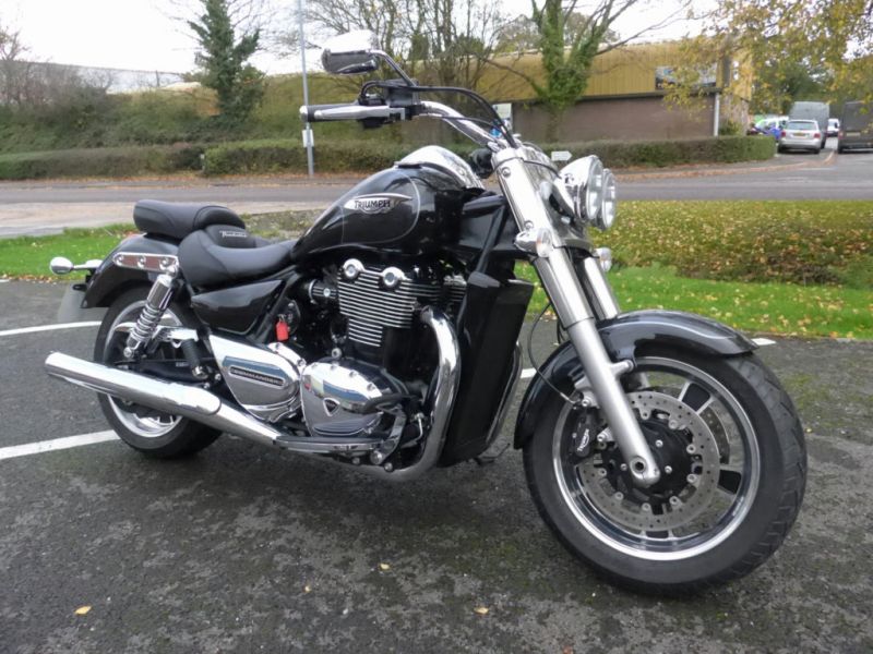 2015 Triumph Thunderbird 1700 Commander Custom Cruiser image 2