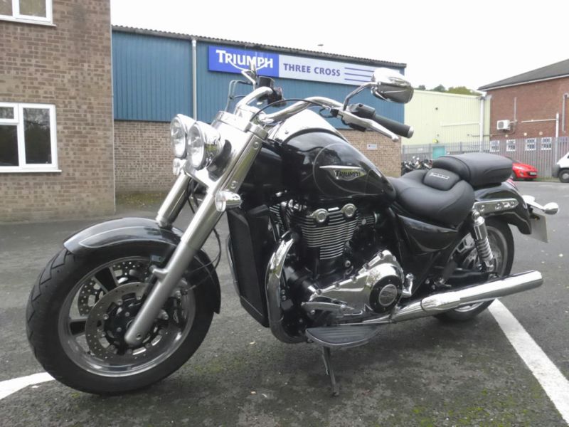 2015 Triumph Thunderbird 1700 Commander Custom Cruiser image 3