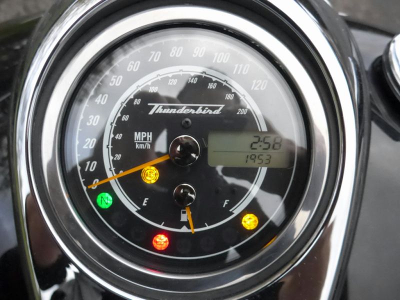 2015 Triumph Thunderbird 1700 Commander Custom Cruiser image 7