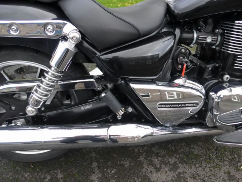 2015 Triumph Thunderbird 1700 Commander Custom Cruiser image 9