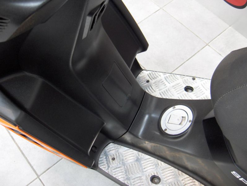 2013 PEUGEOT SPEEDFIGHT image 8