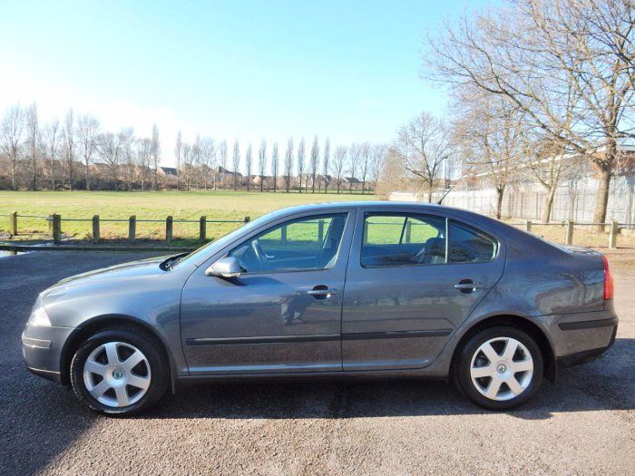 2007 Skoda Octavia 2.0 TDI PD Elegance 5dr image 3