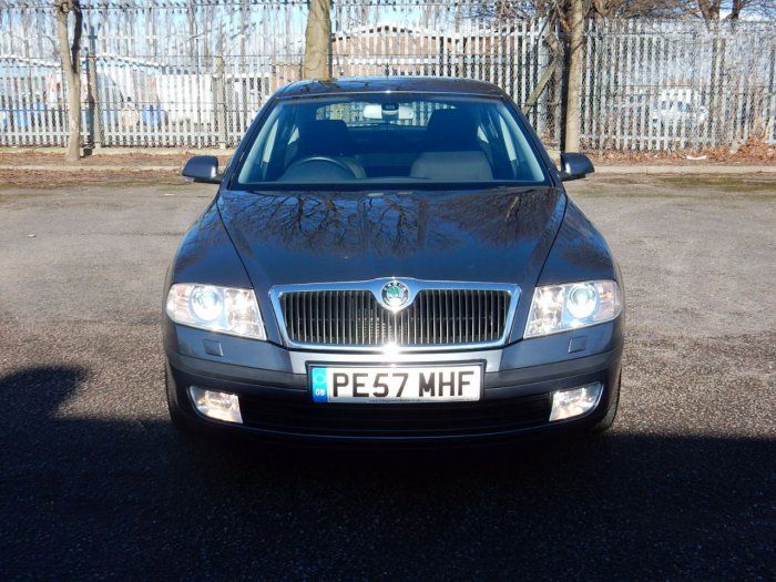 2007 Skoda Octavia 2.0 TDI PD Elegance 5dr image 4