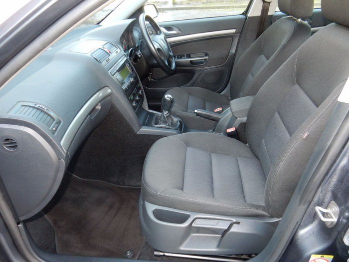 2007 Skoda Octavia 2.0 TDI PD Elegance 5dr image 7