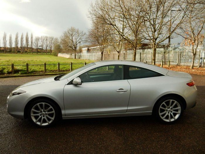 2009 Renault Laguna 2.0 dCi 150 3dr image 3