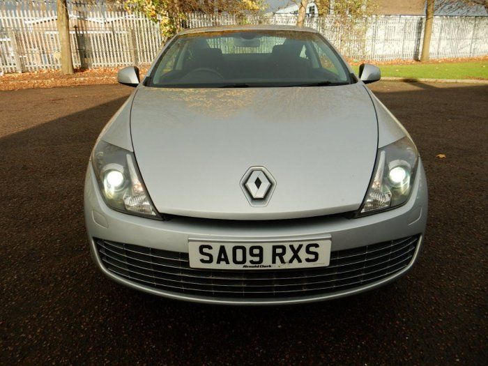 2009 Renault Laguna 2.0 dCi 150 3dr image 4