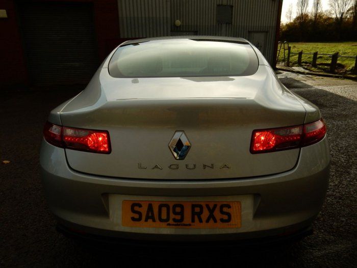 2009 Renault Laguna 2.0 dCi 150 3dr image 5