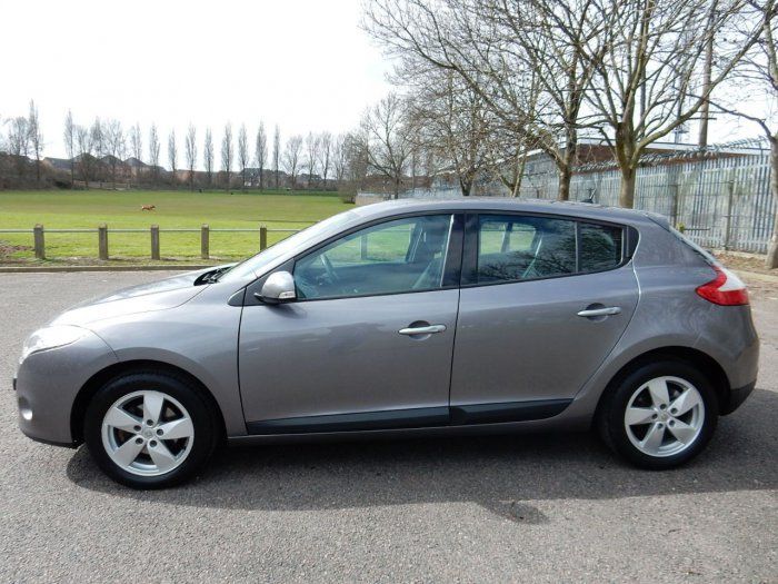 2010 Renault Megane 1.6 16V 5dr image 3