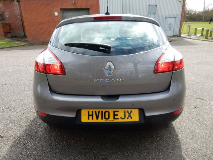 2010 Renault Megane 1.6 16V 5dr image 5