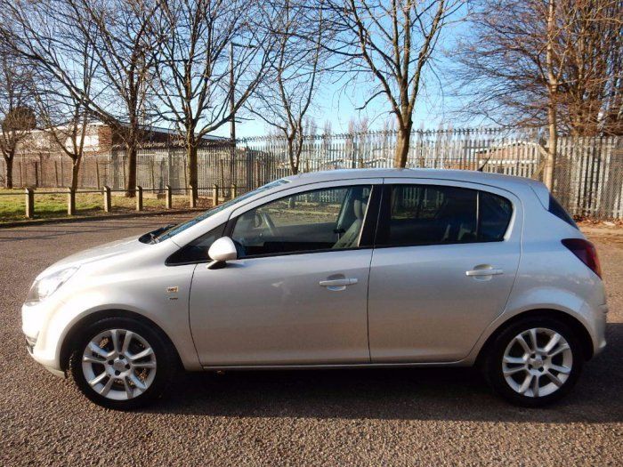 2010 Vauxhall Corsa 1.4i 16V SXi 5dr image 3