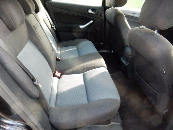 2007 Ford Mondeo 2.0 TDCi Zetec 5dr image 8