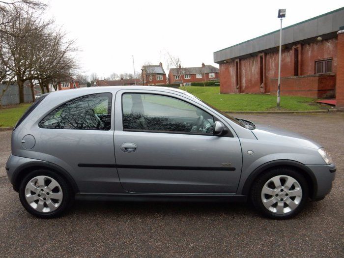 2006 Vauxhall Corsa 1.2i 16V 3dr image 2