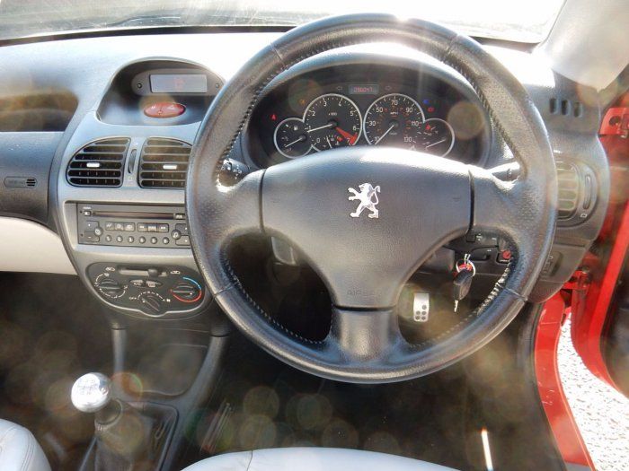 2005 Peugeot 206 1.6 Allure 2dr image 6