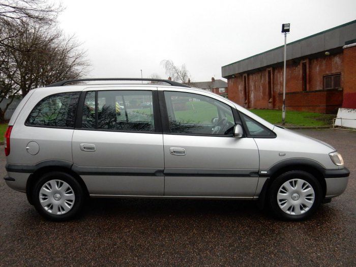 2004 Vauxhall Zafira 2.0 DTi Design 5dr image 2