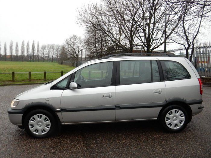 2004 Vauxhall Zafira 2.0 DTi Design 5dr image 3
