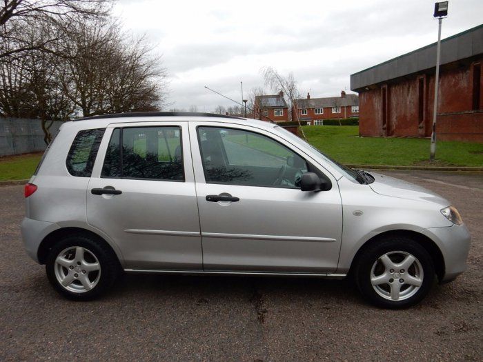 2003 Mazda 2 1.4 TS 5dr image 2