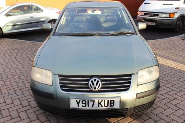 2001 VOLKSWAGEN PASSAT 1.9 SPORT TDI 4d image 2