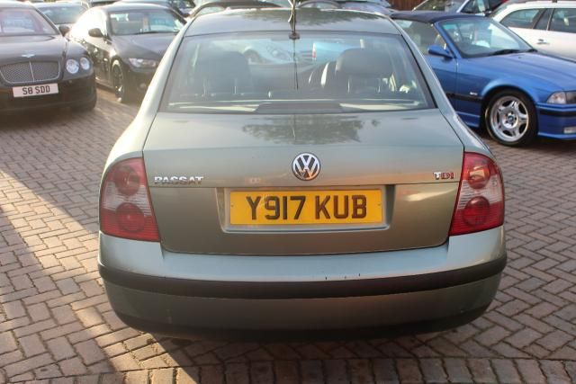 2001 VOLKSWAGEN PASSAT 1.9 SPORT TDI 4d image 4