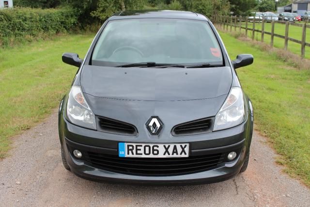 2006 Renault Clio 1.6 Dynamique image 2
