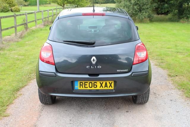 2006 Renault Clio 1.6 Dynamique image 4