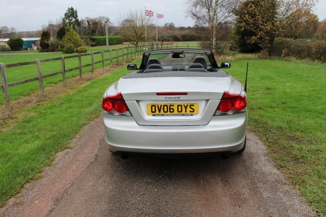2006 VOLVO C70 2.5 T5 SE LUX 2d image 4