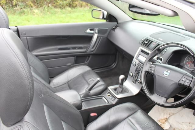 2006 VOLVO C70 2.5 T5 SE LUX 2d image 6