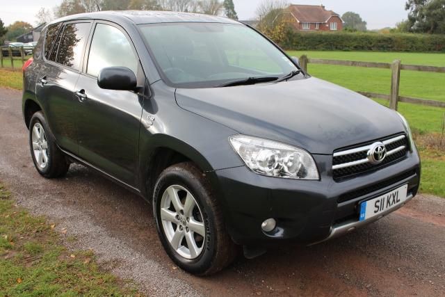 2009 TOYOTA RAV4 2.2 XT-R D-4D 5d image 1