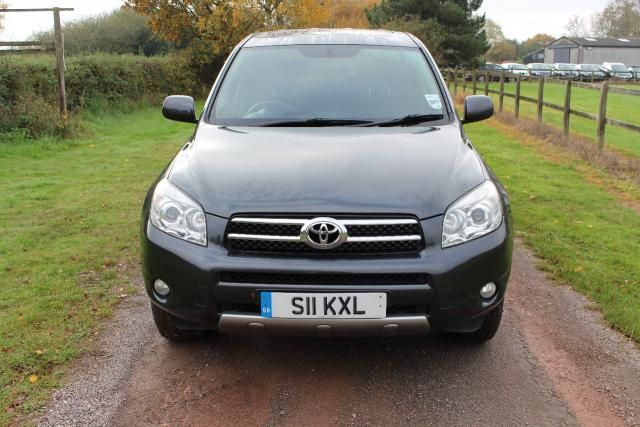 2009 TOYOTA RAV4 2.2 XT-R D-4D 5d image 2