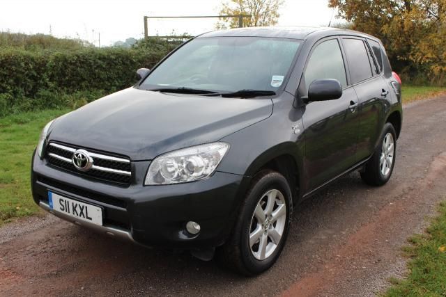 2009 TOYOTA RAV4 2.2 XT-R D-4D 5d image 3
