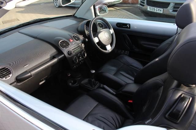 2008 VOLKSWAGEN BEETLE 2.0 CABRIOLET 8V 2d image 4