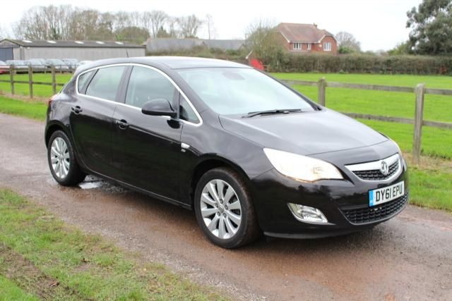2011 VAUXHALL ASTRA 2.0 ELITE CDTI 5d image 1