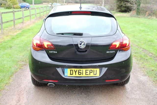 2011 VAUXHALL ASTRA 2.0 ELITE CDTI 5d image 4