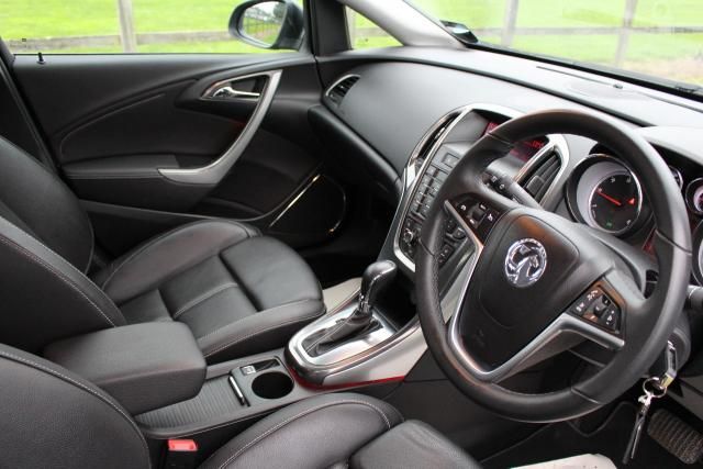 2011 VAUXHALL ASTRA 2.0 ELITE CDTI 5d image 6