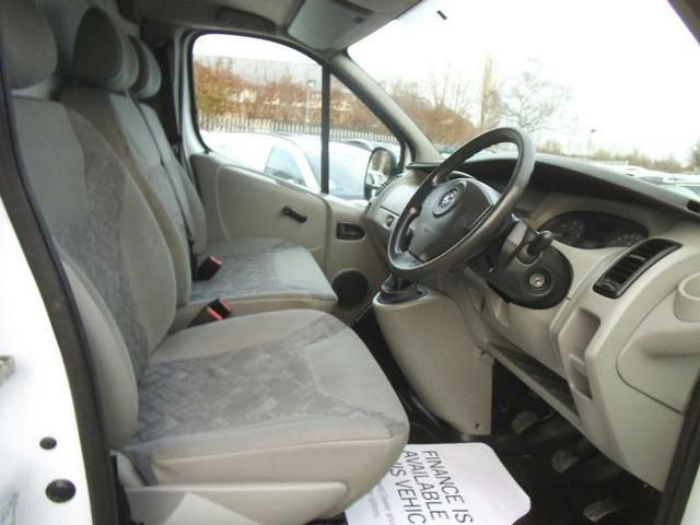 2006 Vauxhall Vivaro 1.9TD 2700 SWB image 8